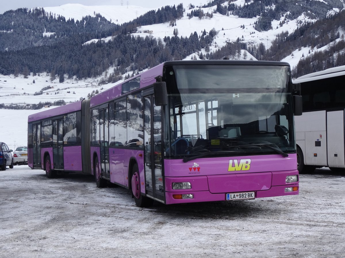 Nauders . 2015-02-25 . Kienzl Reisen . LA-982-BK . MAN . NG
