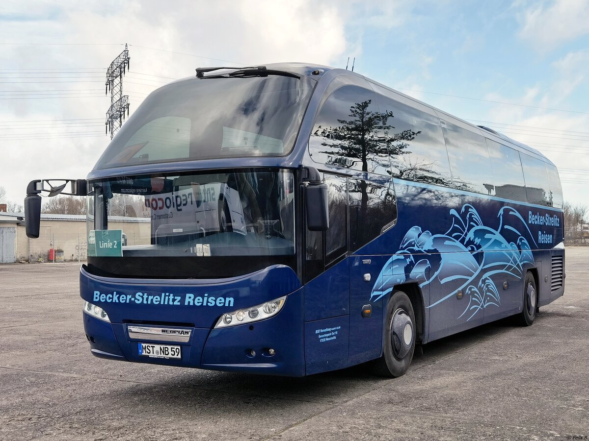 Neoplan Cityliner von Becker-Strelitz Reisen aus Deutschland in Neubrandenburg. 