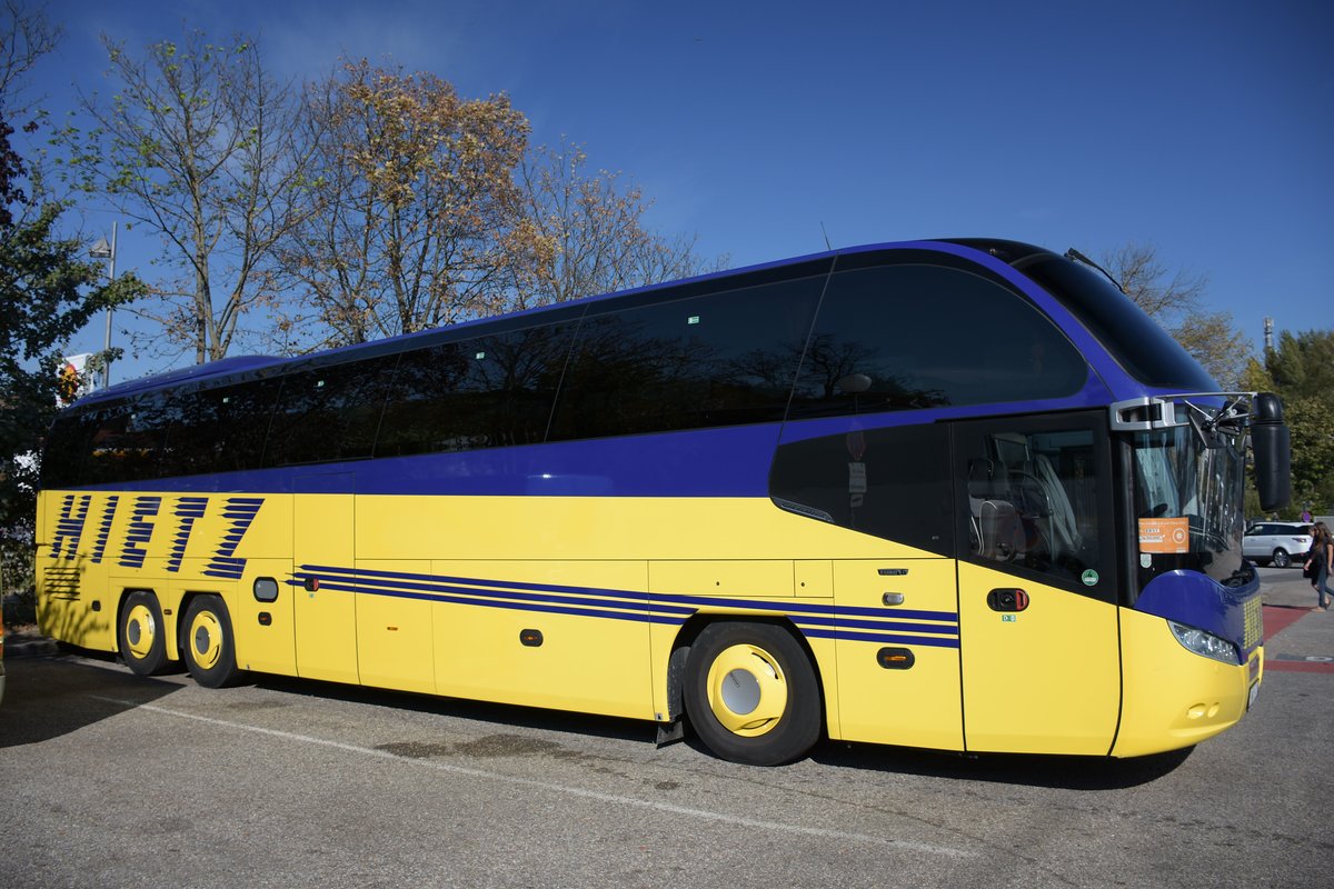 Neoplan Cityliner von Hietz Reisen aus �sterreich in Krems.