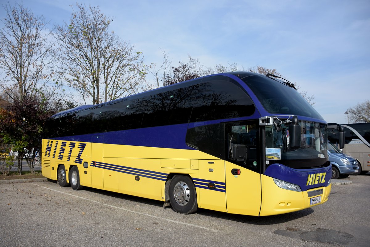 Neoplan Cityliner von Hietz Reisen aus �sterreich in Krems.