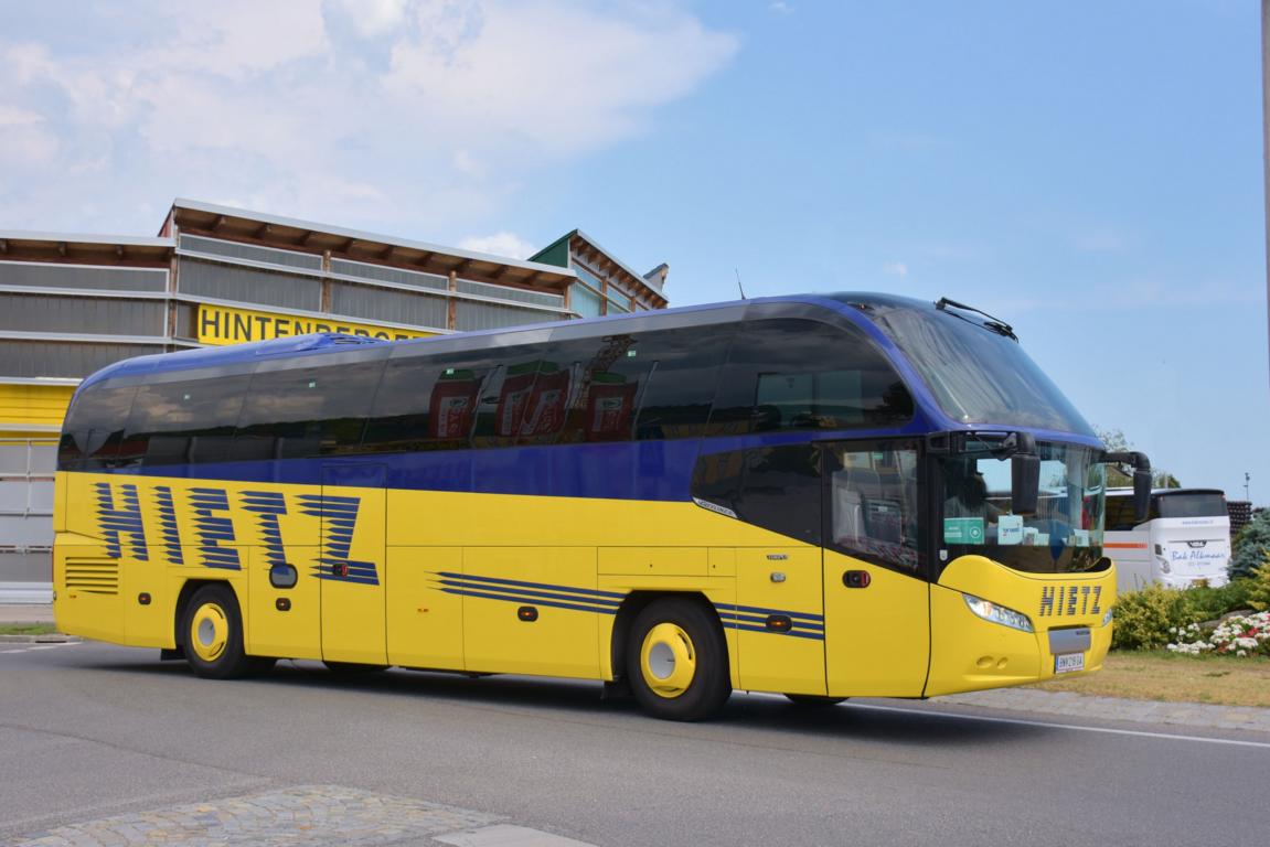 Neoplan Cityliner von Hietz Reisen aus �sterreich 2017 in Krems.