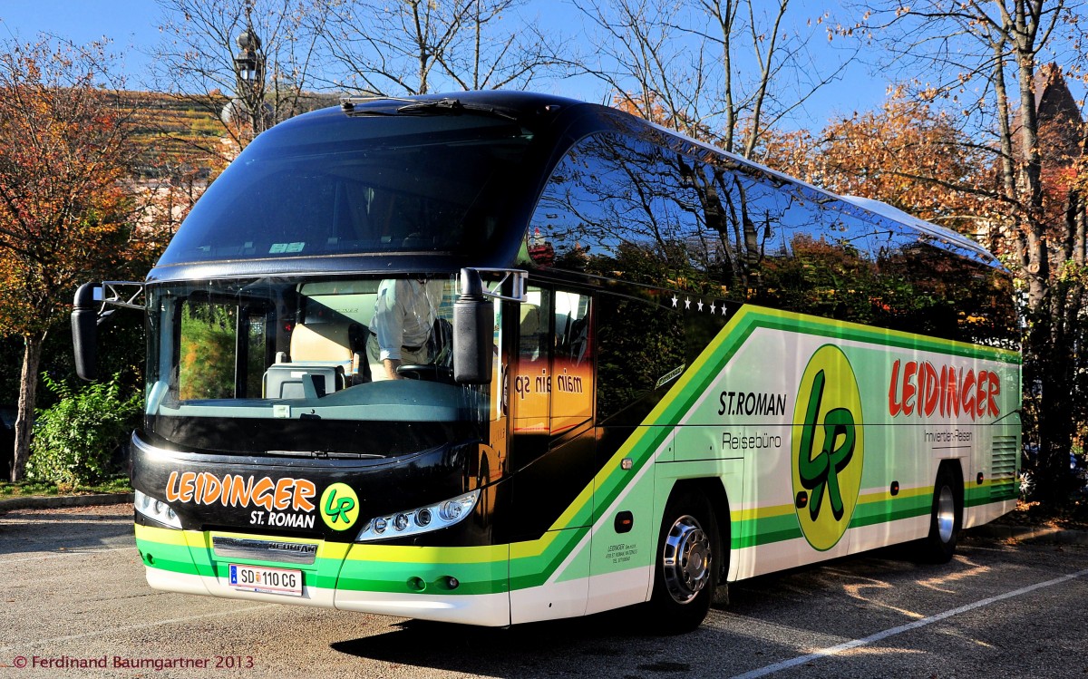 Neoplan Cityliner vom Reiseb�ro Leidinger/�sterreich im Okt.2013 in Krems.
