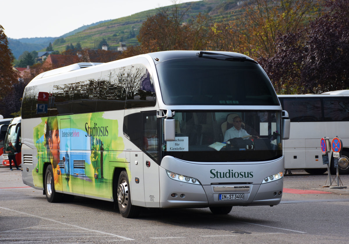 Neoplan Cityliner vom Reiseb�ro STEMPFL aus der BRD in Krems.