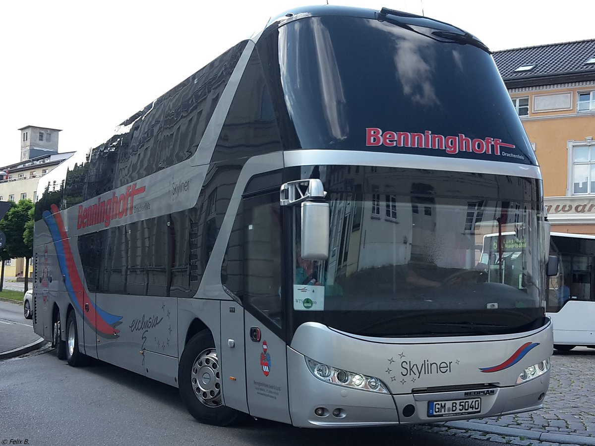 Neoplan Skyliner von Benninghoff aus Deutschland in Stralsund. 