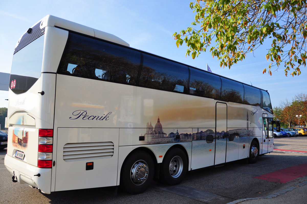 Neoplan Spaceliner von Ludwig Pecnik Reisen aus �sterreich in Krems.