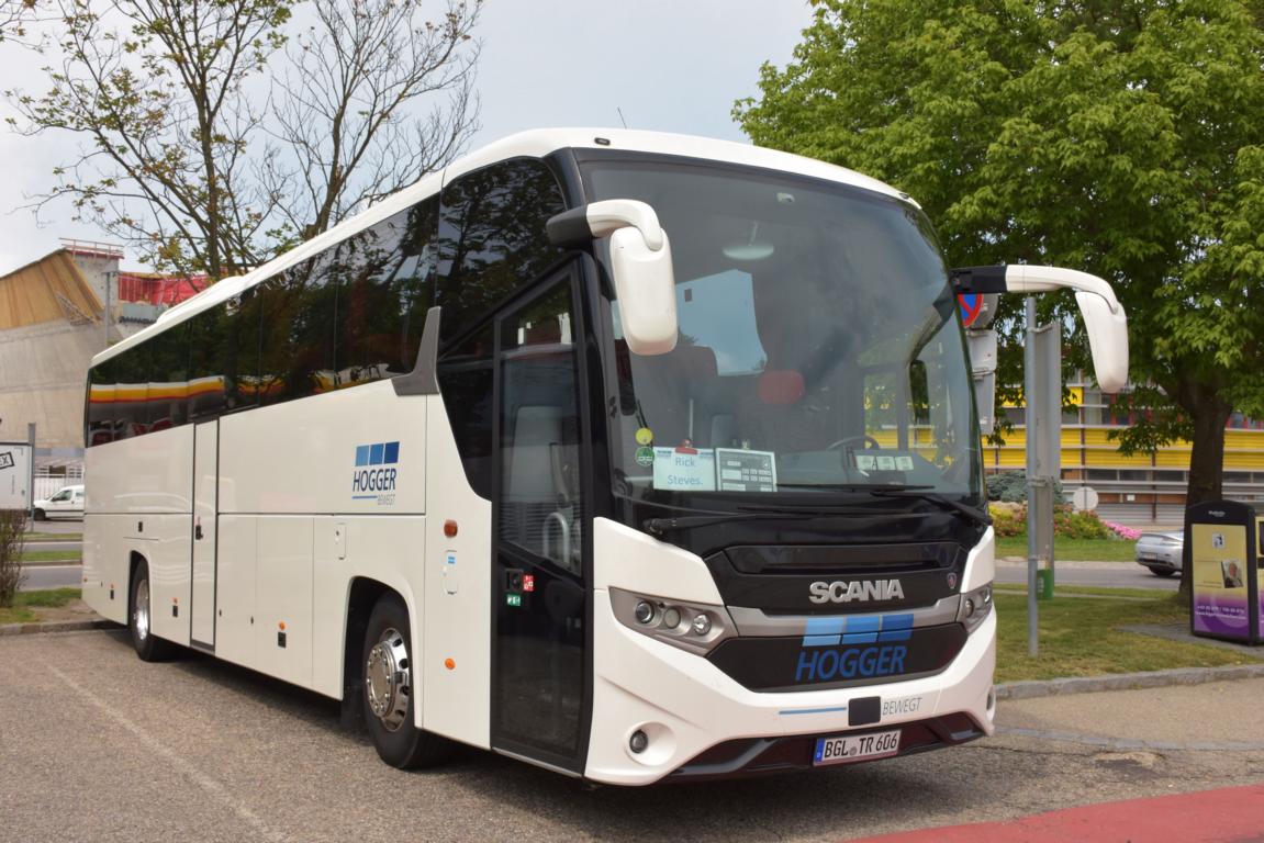Sania Interlink von Hogger Reisen aus der BRD 2018 in Krems gesehen.