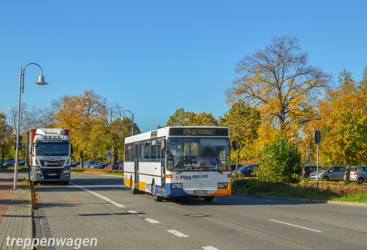 SAW-PV 878 am 12.10.2022 in Salzwedel am ZOB
