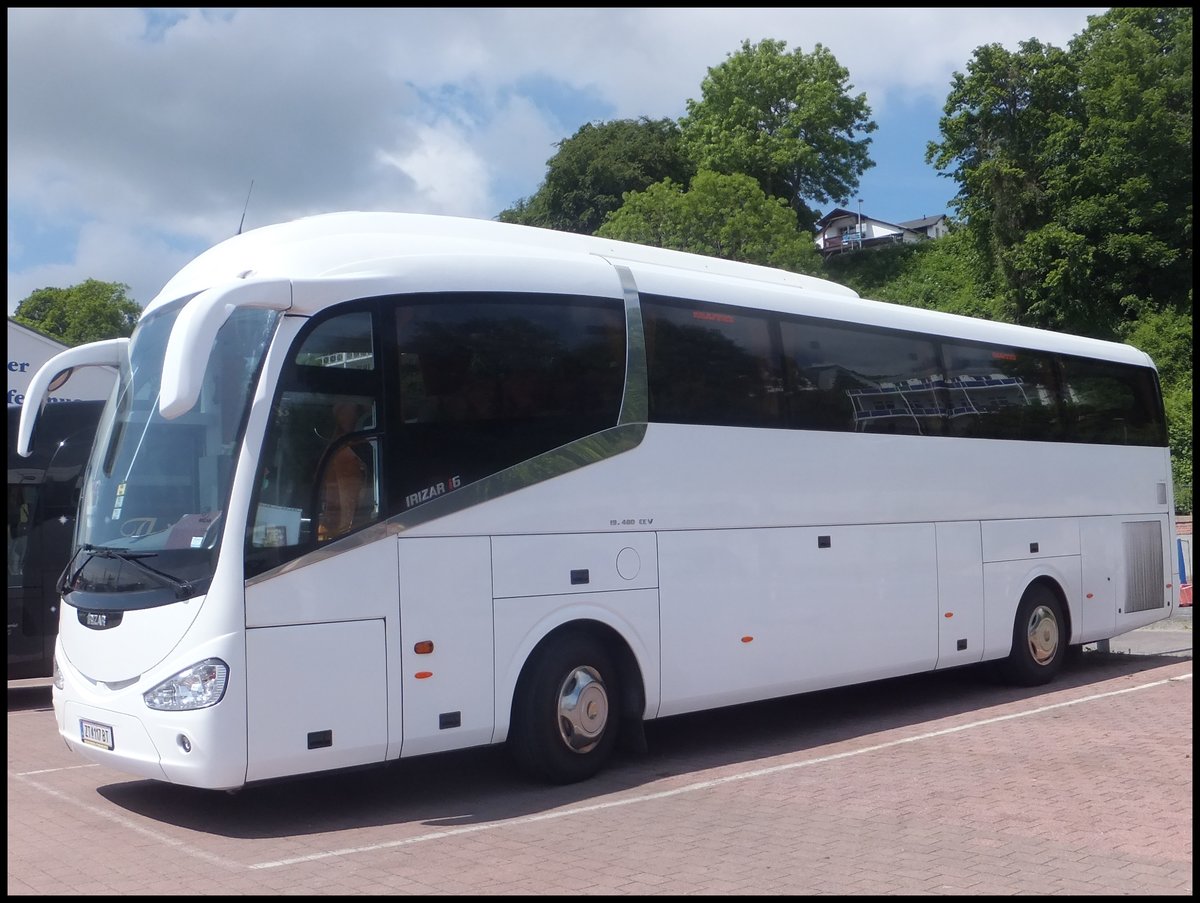 Scania Irizar aus Nieder�sterreich im Stadthafen Sassnitz.