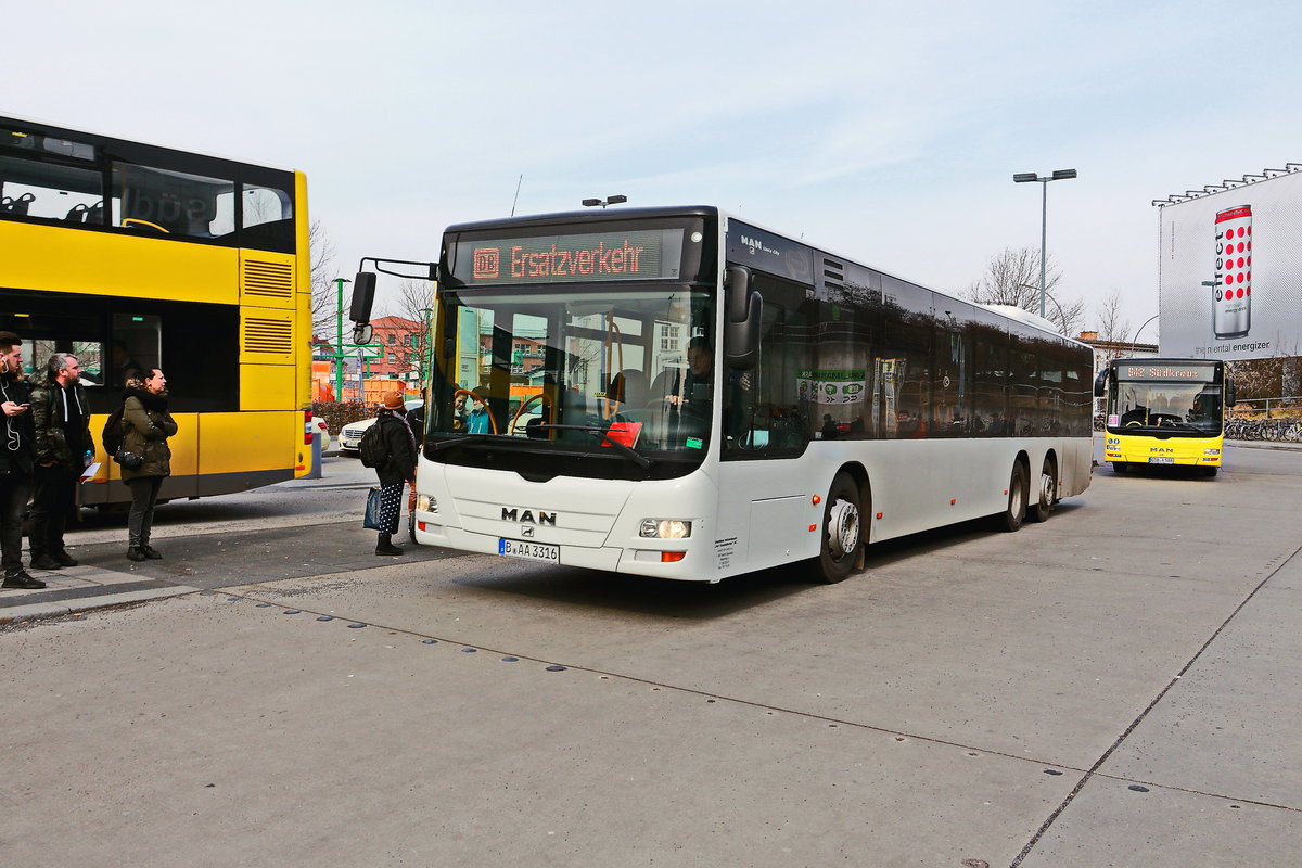 Schienenersatzverkehr am 30. M�rz 2018 am Bahnhof Berlin S�dkreuz. MAN Lion´s City von Der Tempelhofer aus Berlin.