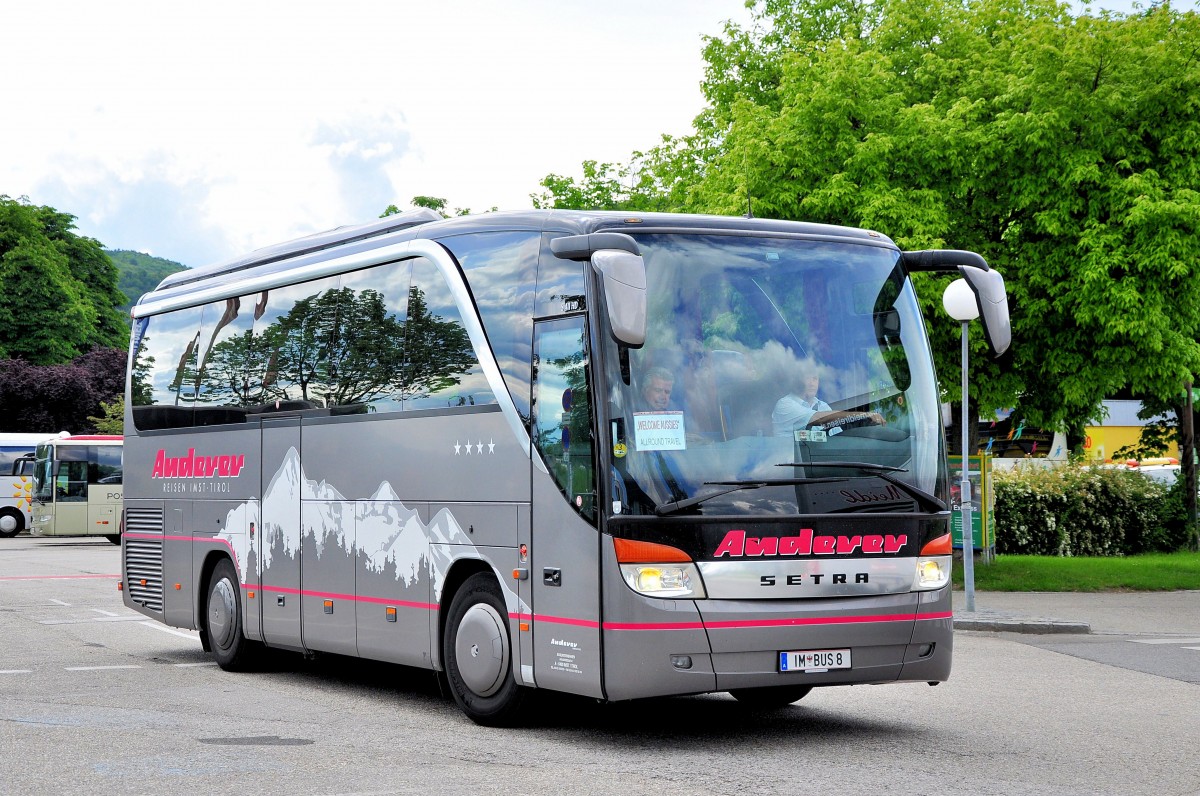 SETRA 411 HD von ANDERER Reisen aus �sterreich am 22.5.2013 in Krems an der Donau.