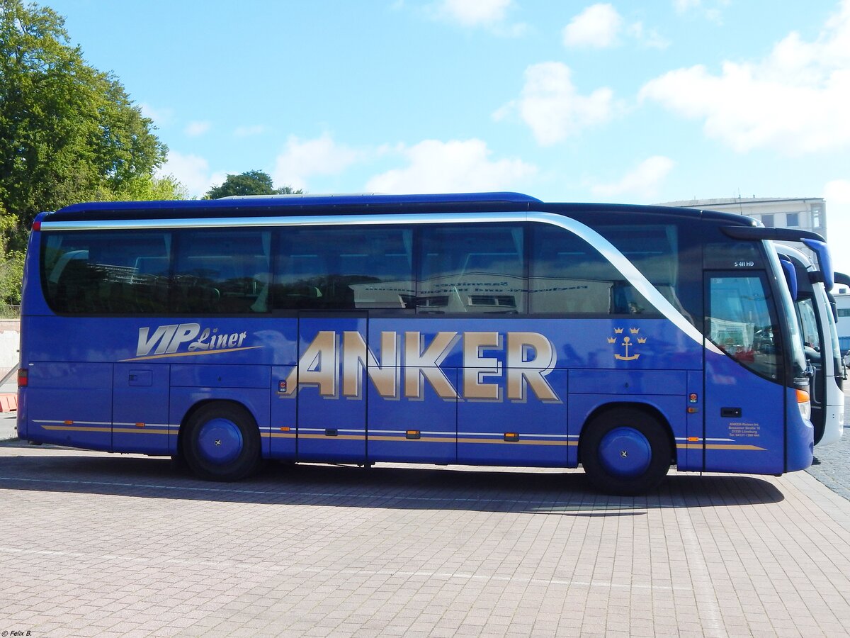Setra 411 HD von Anker aus Deutschland im Stadthafen Sassnitz. 