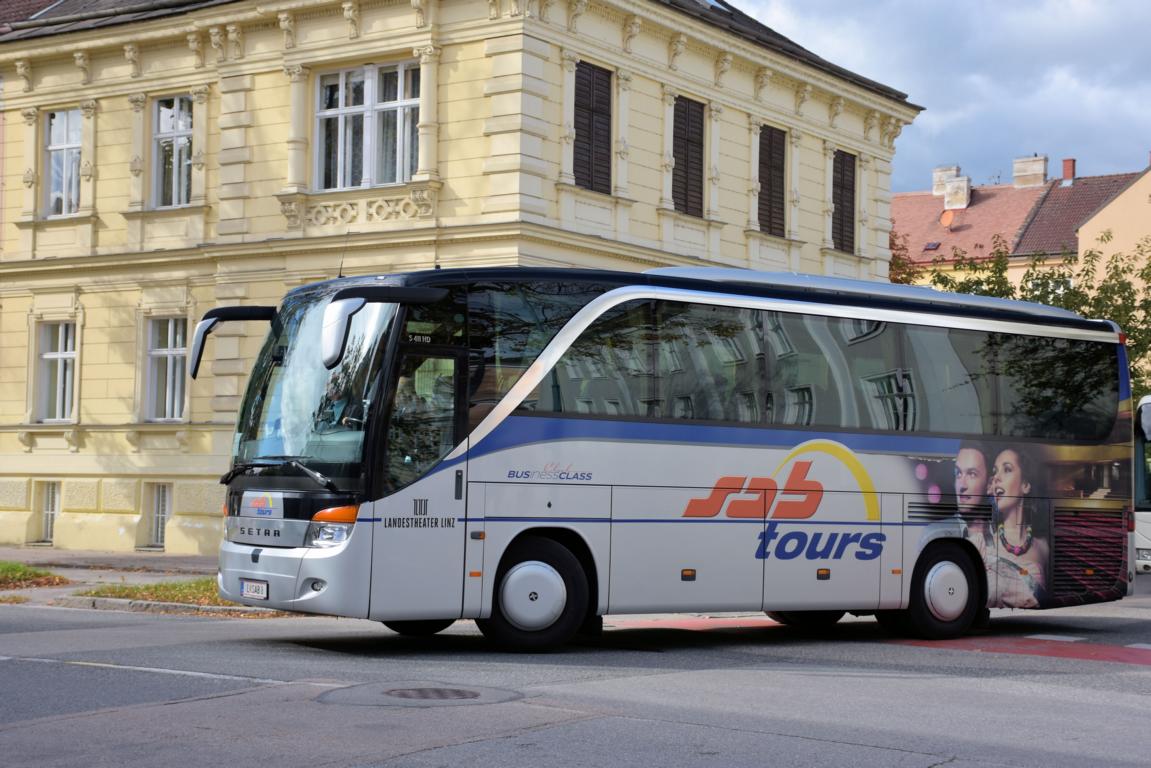 Setra 411 HD von SAB tours Reisen aus �sterreich 10/2017 in Krems.