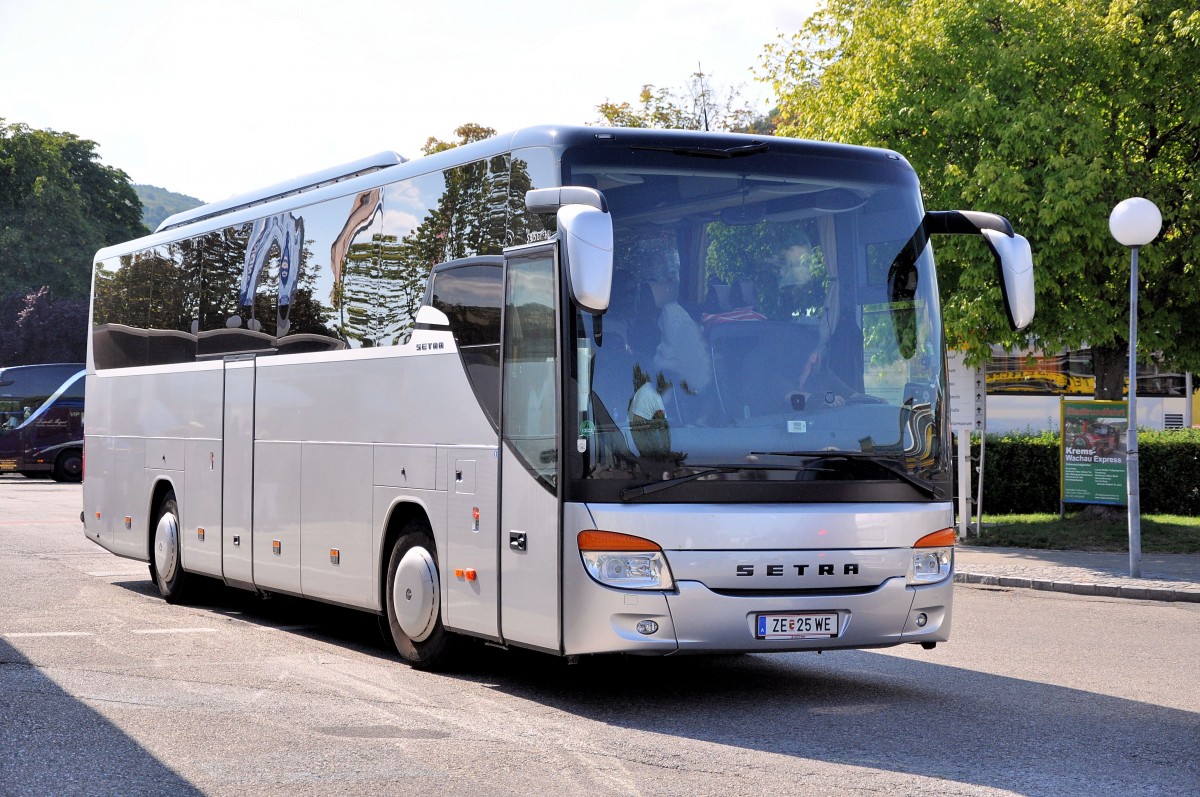 SETRA 415 GT-HD aus �sterreich im August 2013 in Krems gesehen.