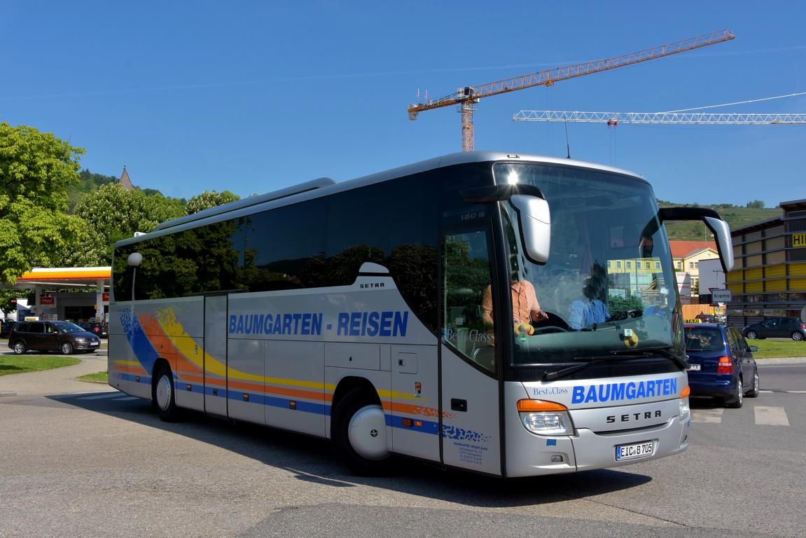 Setra 415 GT-HD von BAUMGARTEN Reisen aus der BRD in Krems.