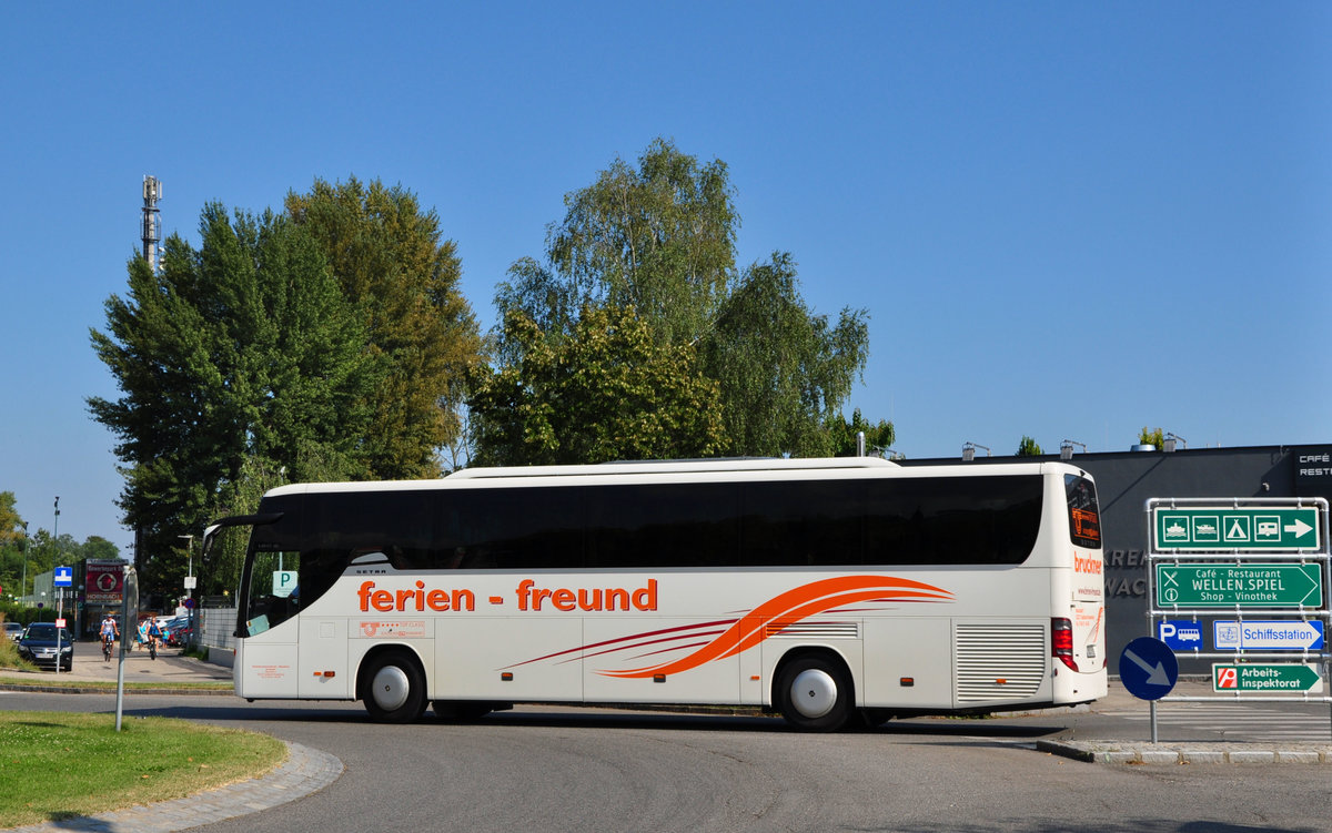 Setra 415 GT- HD vom Verkehrsunternehmen-Reiseb�ro BRUCKNER aus der BRD in Krems gesehen.