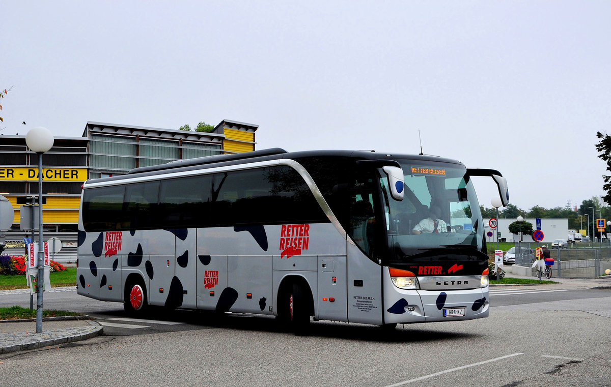 Setra 415 HD von Retter Reisen aus �sterreich in Krems gesehen.