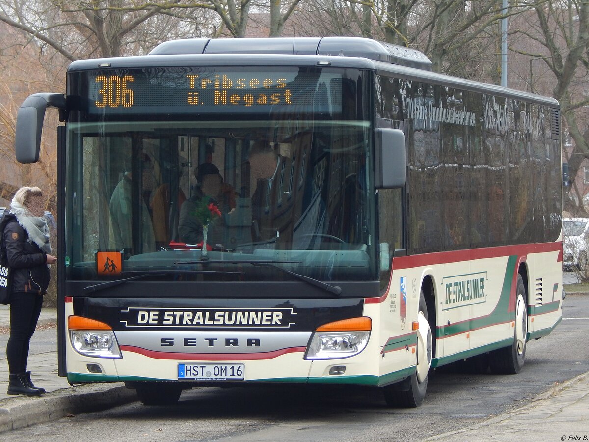 Setra 415 NF von De Stralsunner aus Deutschland in Stralsund.