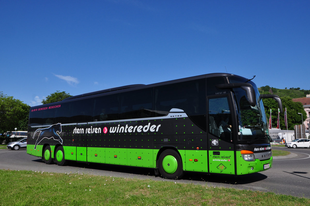 Setra 417 GT- HD von Stern Reisen Wintereder aus �sterreich in Krems gesehen.