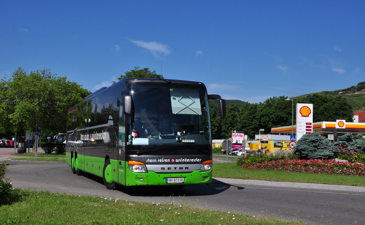 Setra 417 GT- HD von Stern Reisen Wintereder aus �sterreich in Krems gesehen.