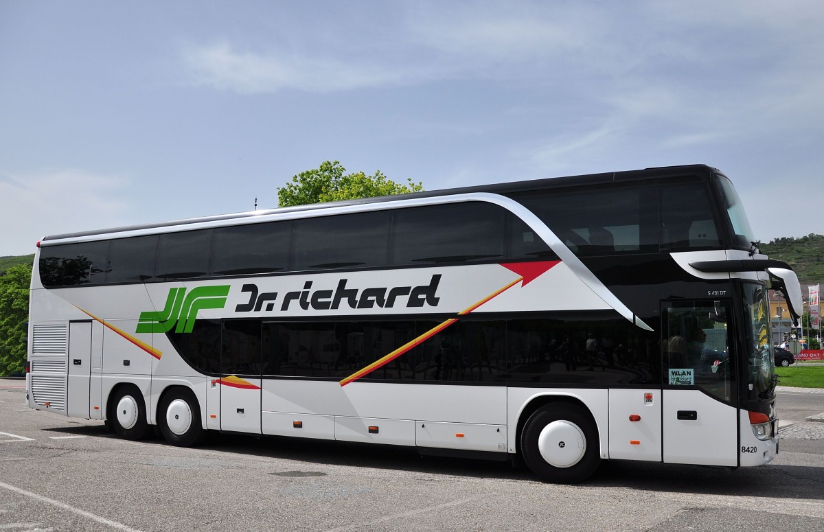 Setra 431 DT von Dr. Richard / Wien am 19.5.2013 in Krems.