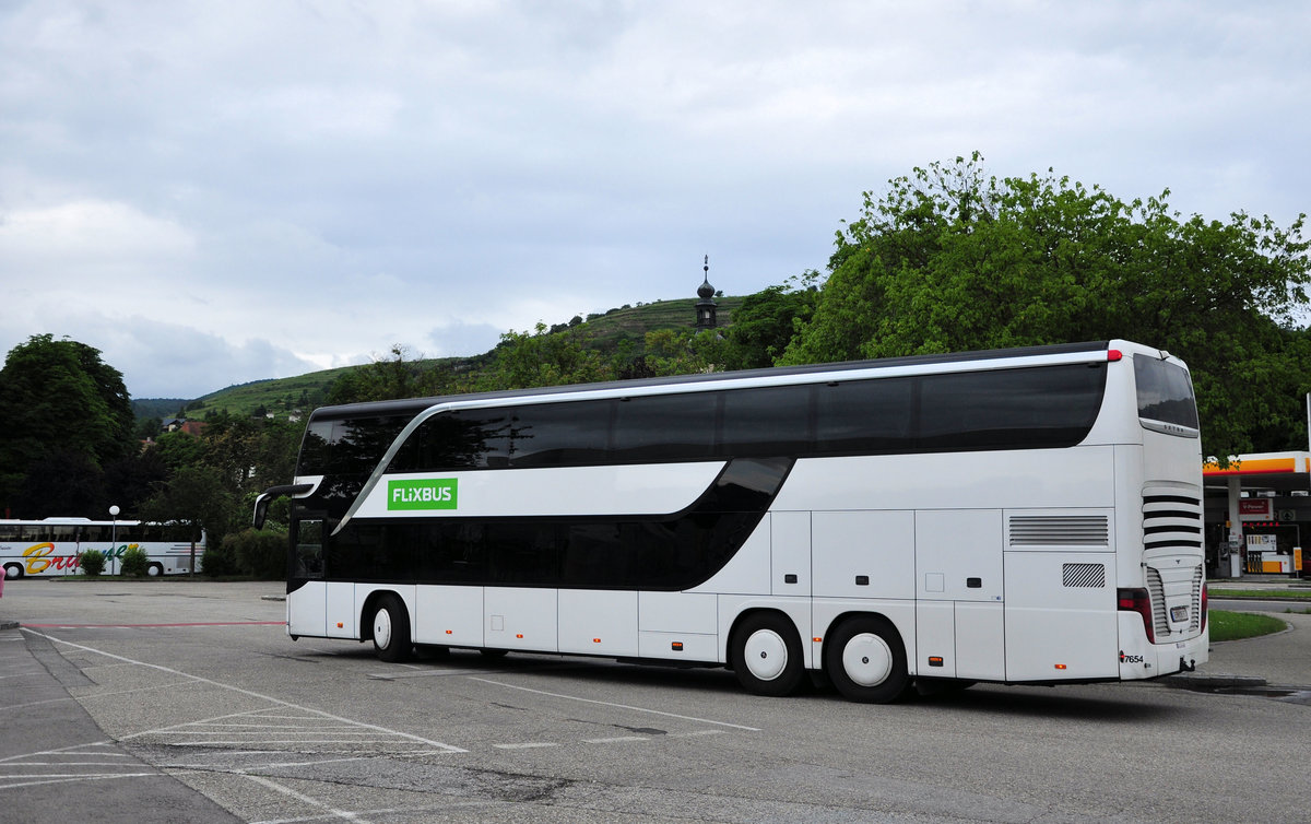Setra 431 DT Flixbus von Dr. Richard Reisen aus �sterreich in Krems unterwegs.