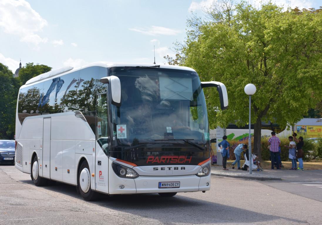 Setra 511 HD von PARTSCH Reisen aus �sterreich 06/2017 in Krems.