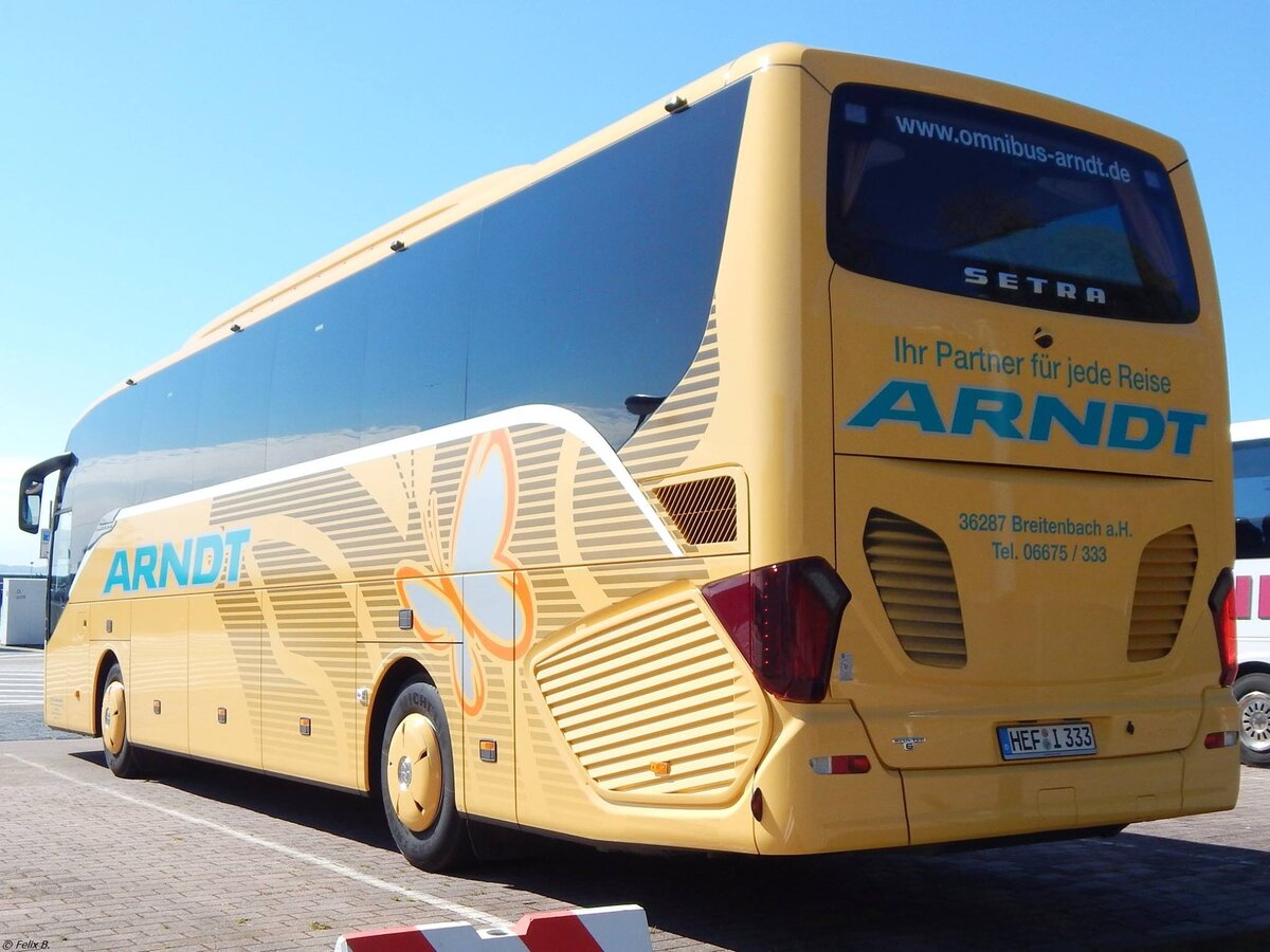 Setra 515 HD von Arndt aus Deutschland im Stadthafen Sassnitz.