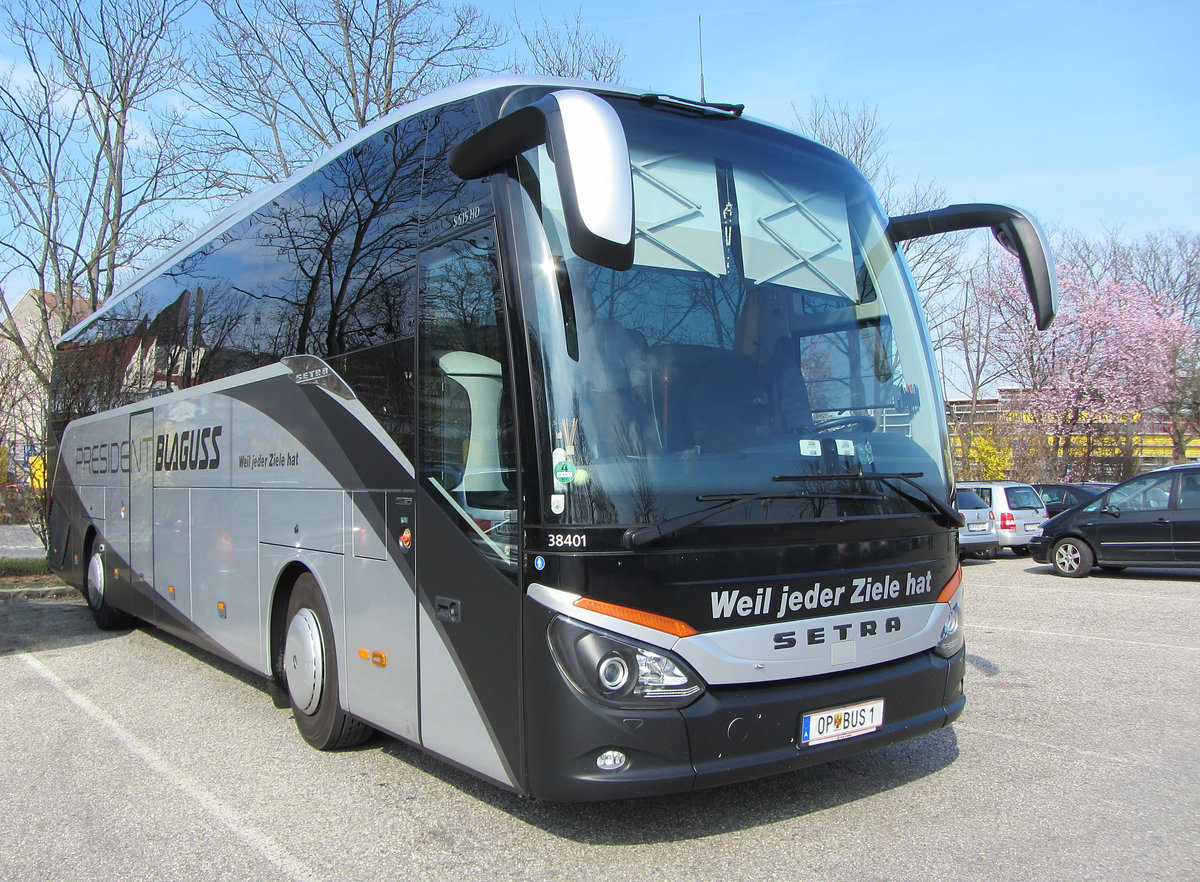Setra 515 HD von Blaguss Reisen aus �sterreich in Krems gesehen.