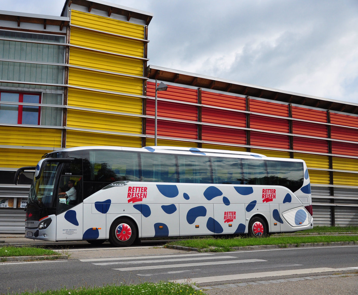 Setra 515 HD von RETTER Reisen aus �sterreich in Krems unterwegs.