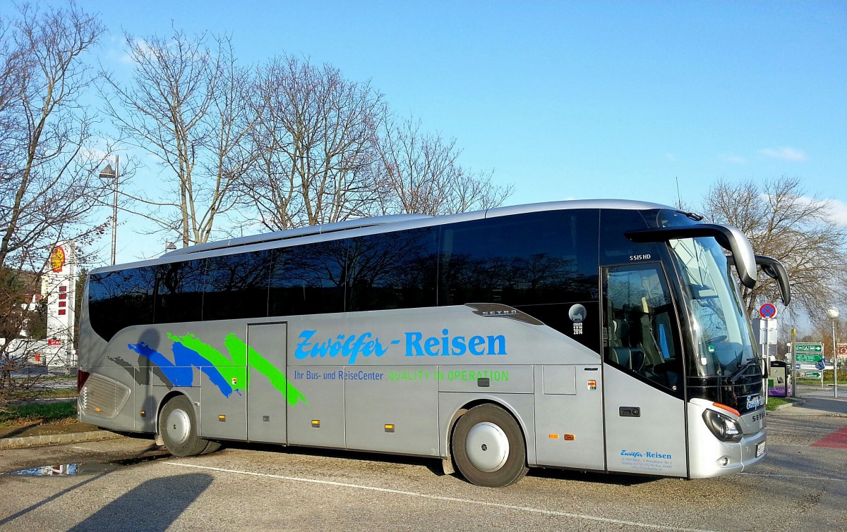 Setra 515 HD von Zw�lfer Reisen aus Nieder�sterreich am 9.12.2014 in Krems.