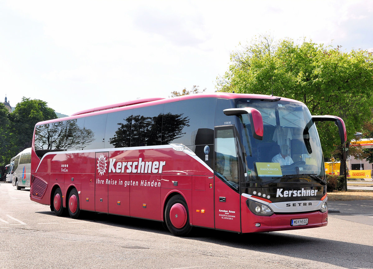 Setra 516 HD von Kerschner Reisen aus Nieder�sterreich in Krems unterwegs.