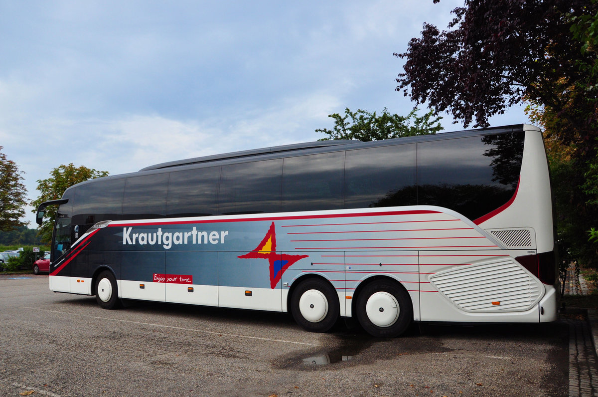 Setra 516 HD von Krautgartner Reisen aus �sterreich in Krems gesehen.