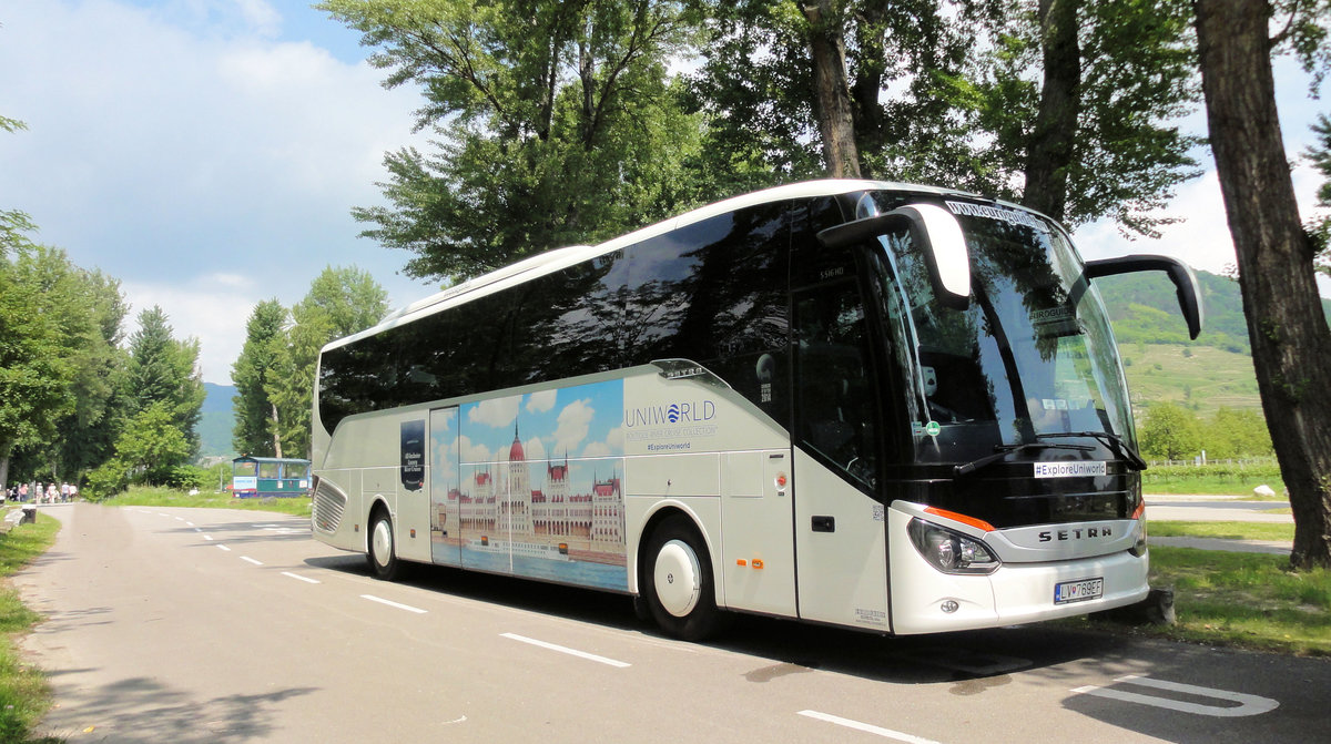 Setra 516 HD von Uniworld aus der SK in D�rnstein bei Krems gesehen.