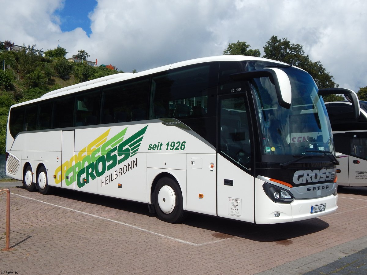 Setra 517 HD von Gross aus Deutschland im Stadthafen Sassnitz.