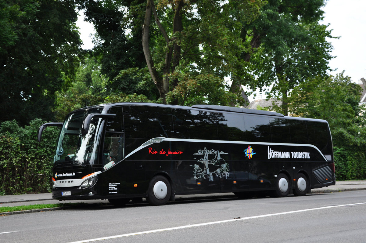 Setra 517 HD  Rio de Janeiro  von H�ffmann Reisen aus der BRD in Krems gesehen.