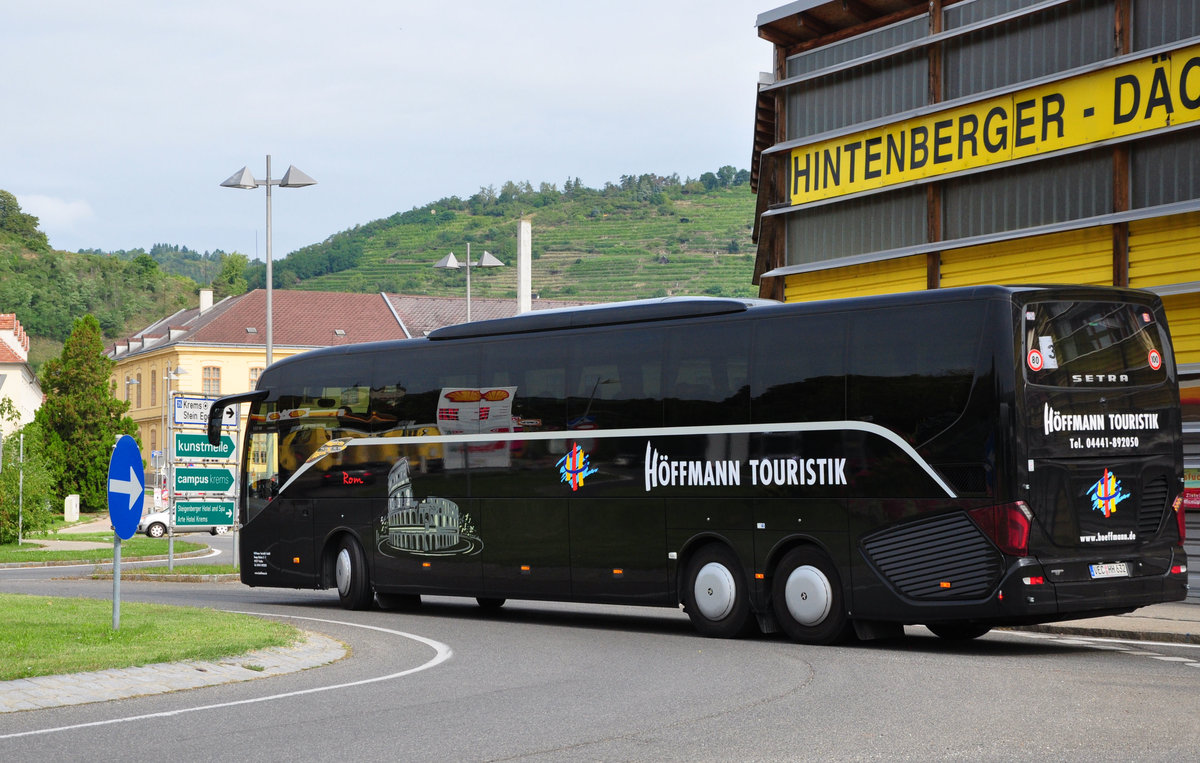 Setra 517 HD  Rom  von H�ffmann Reisen aus der BRD in Krems gesehen.