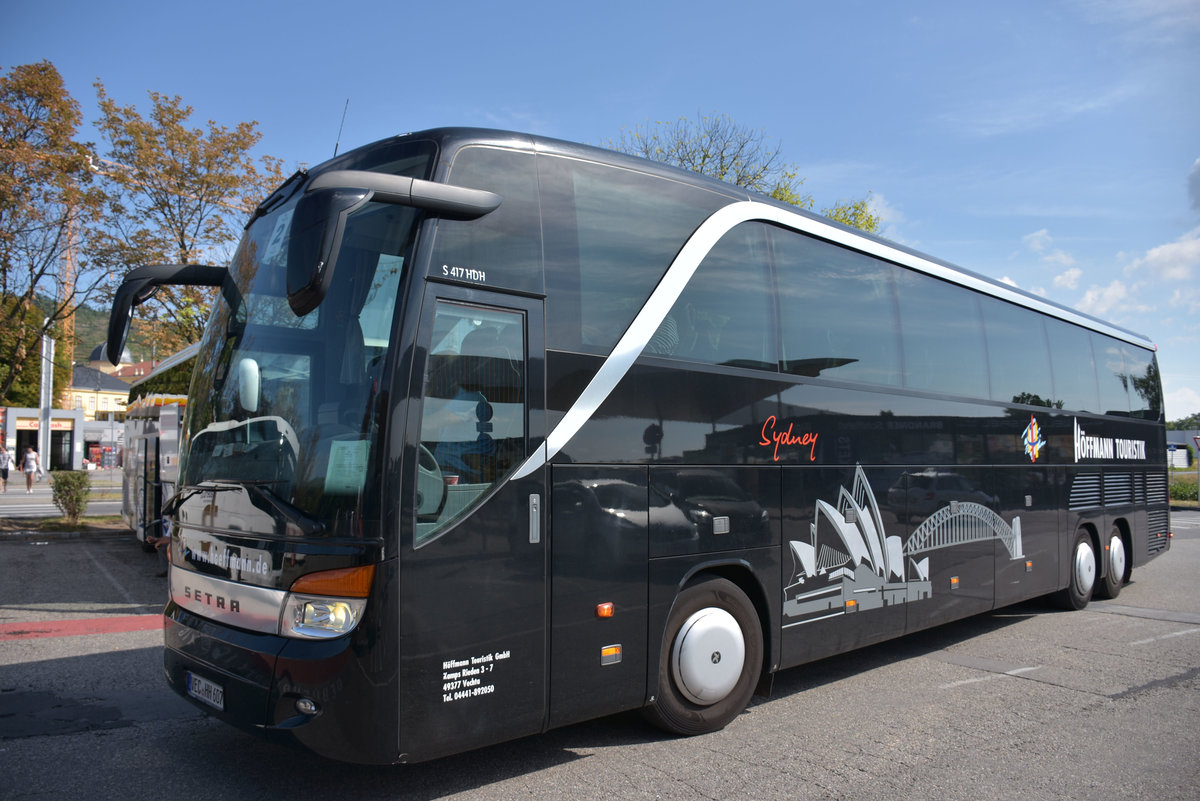 Setra 517 HD  Sydney  von H�ffmann Reisen aus der BRD 2017 in Krems.