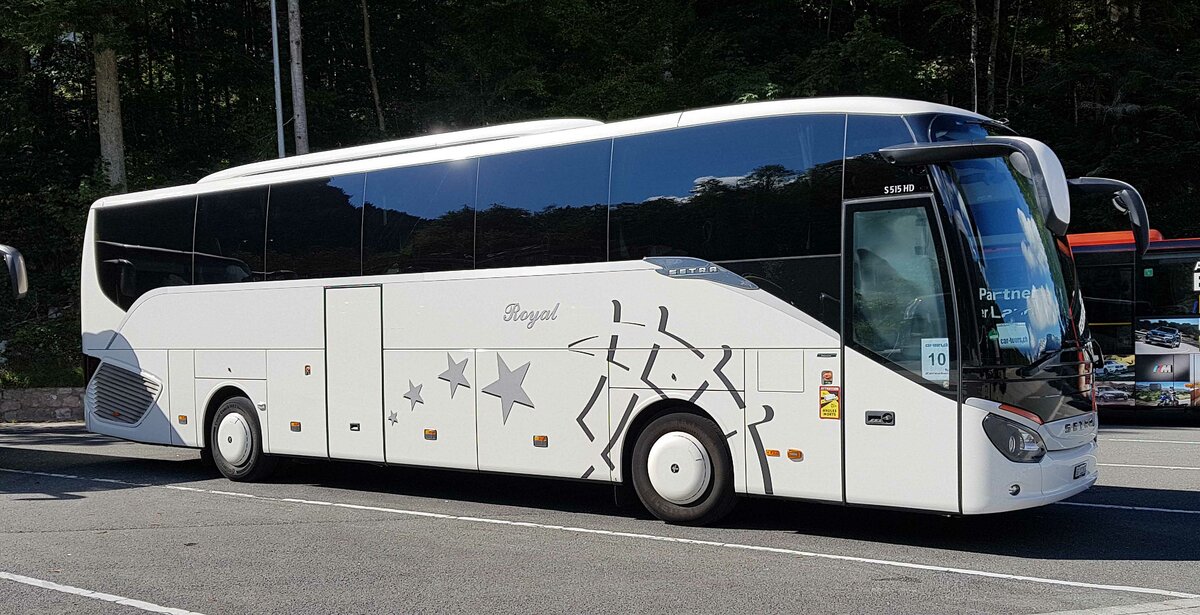=Setra S 515 HD von ROYAL, steht auf dem Busparkplatz am K�nigsee, 09-2022