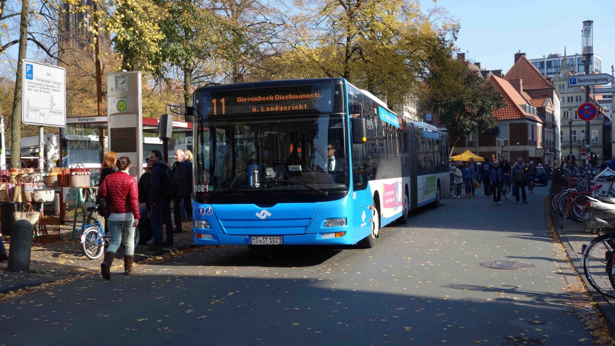 Stadtbus von M�nster auf seiner Tour im Oktober 2015