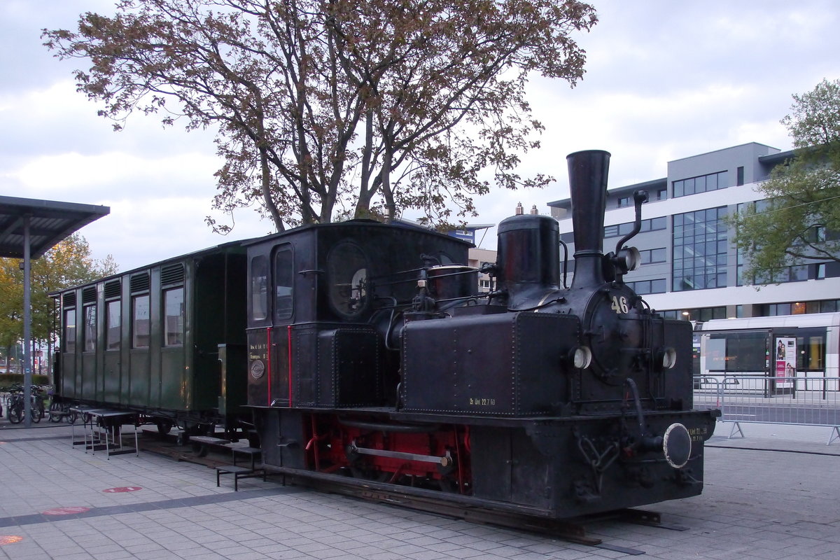 Tramfest Historischer Zug:

Lok MEG-46(ursprnglich SSB=Straburger Straenbahn Gesellschaft, EMBG-Grafenstaden 1897FNr4805)und Wagen MEG-45(SSB-Hauptwerkstatt 1909).

2017-04-30 017 Kehl-Bahnhof 