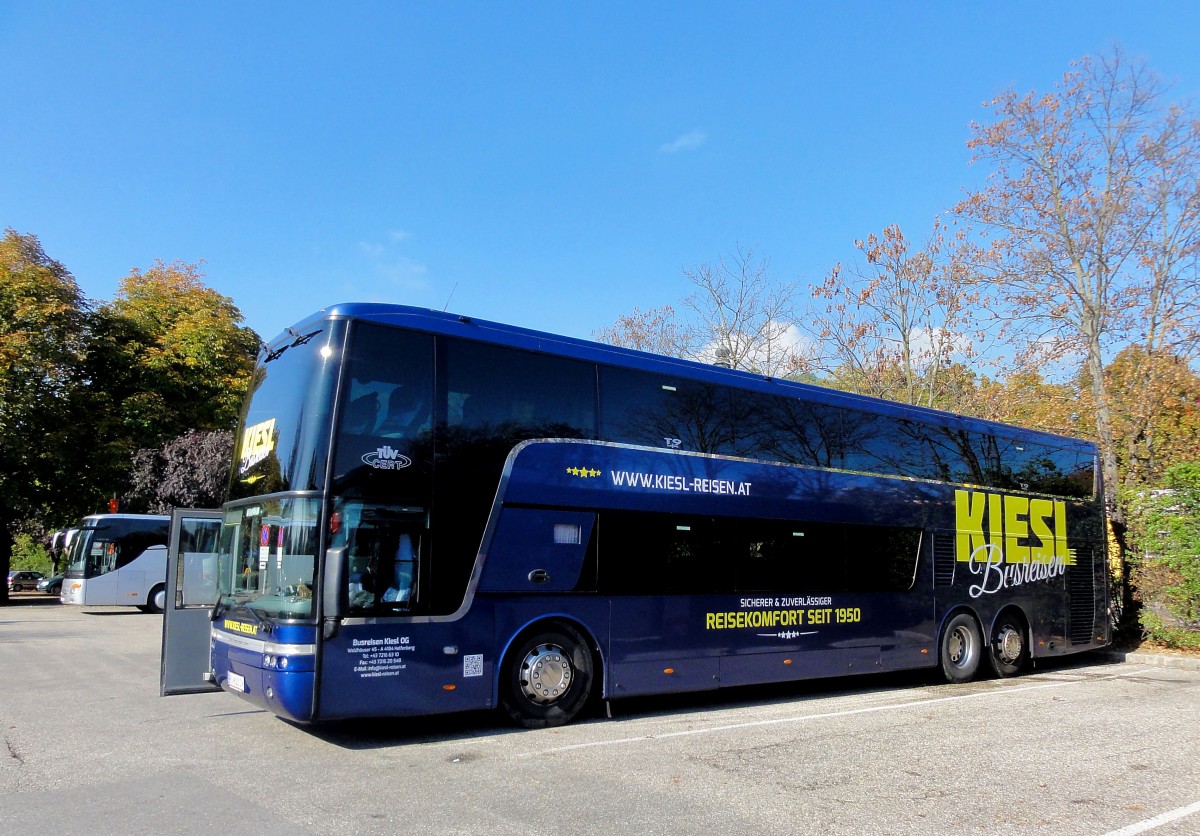 VAN HOOL T9 Astromega von Kiesl Reisen aus �sterreich am 12.10.2014 in Krems.