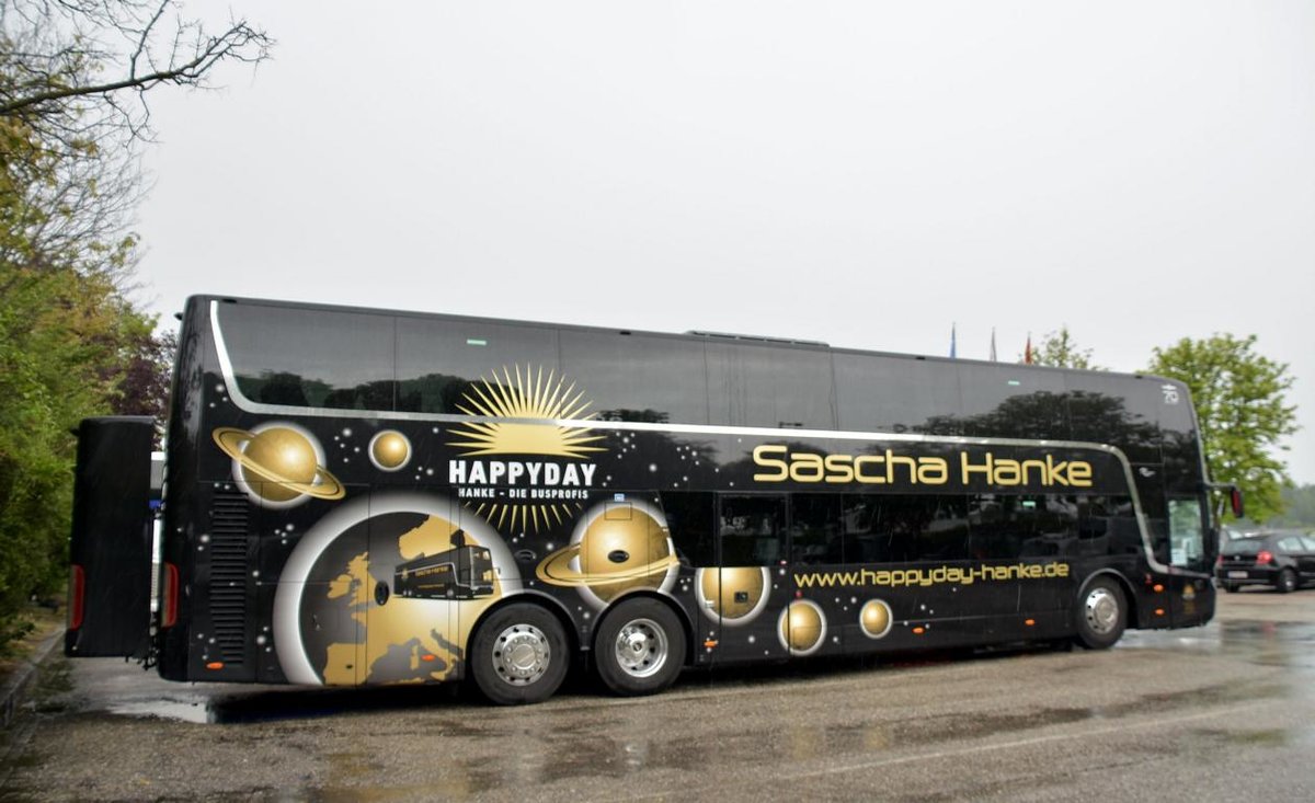 Van Hool TX27 Astromega von Sascha Hanke Reisen aus der BRD im Mai 2018 in Krems.