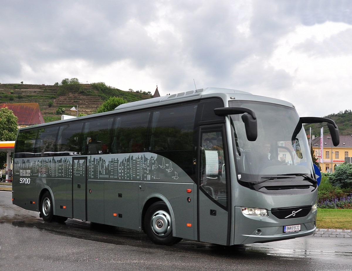 Volvo 9700 aus �sterreich am 13.5.2014 in Krems unterwegs.