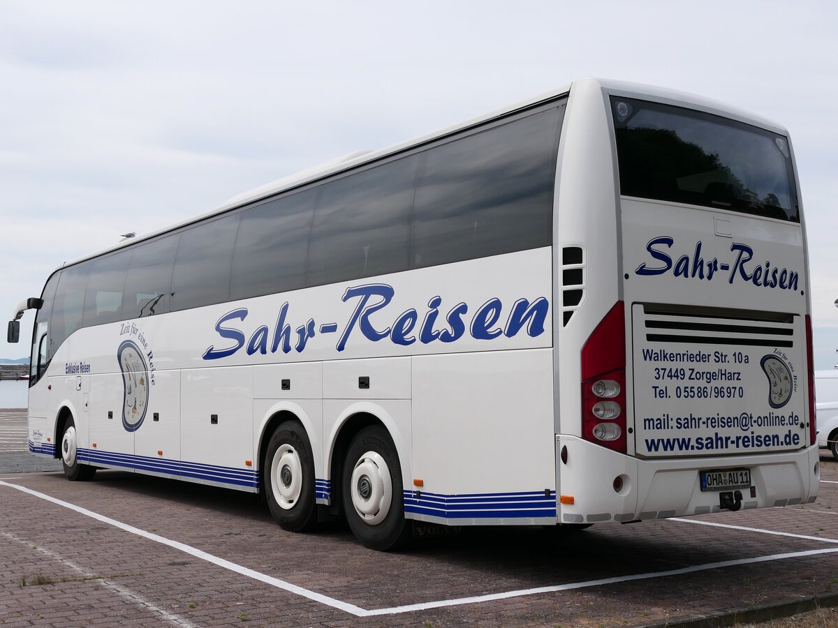 Volvo 9700 von Sahr-Reisen aus Deutschland im Stadthafen Sassnitz.