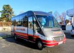 Kleinbus MERCEDES BENZ von SCHIPP Reisen/�sterreich am 10.2.2014 in Krems gesehen.
