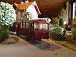 Dieser Mercedes-Benz O 305 G von Wiking wurde von mir im damals g�ngigen Farbton purpurrot als Bahnbus umlackiert.