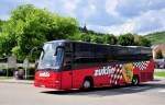 VOLVO 9900 von ZUKLIN Busreisen aus Nieder�sterreich am 22.5.2013 in Krems angekommen.