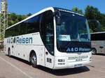 MAN Lion's Coach von Bushandel R�ttgen und angemietet von A&O Reisen aus Deutschland im Stadthafen Sassnitz.