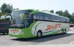Ein Schlienz-Bus macht Pause, an der Rastst�tte, Sindelfinger-Wald, an der A8