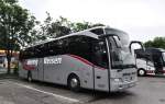 Mercedes Tourismo von H�ring Reisen aus der BRD im Mai 2015 in Krems.